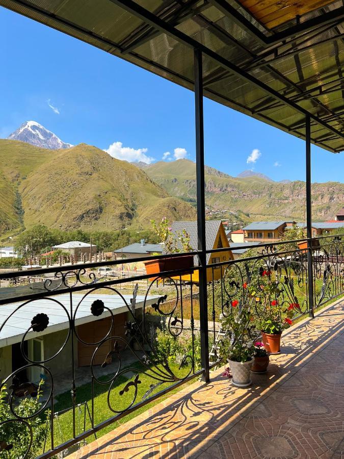 Ia's Guest House Kazbegi Extérieur photo
